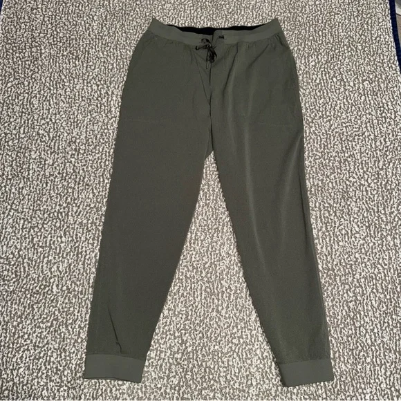 NWOT lululemon joggers - Picture 2 of 4